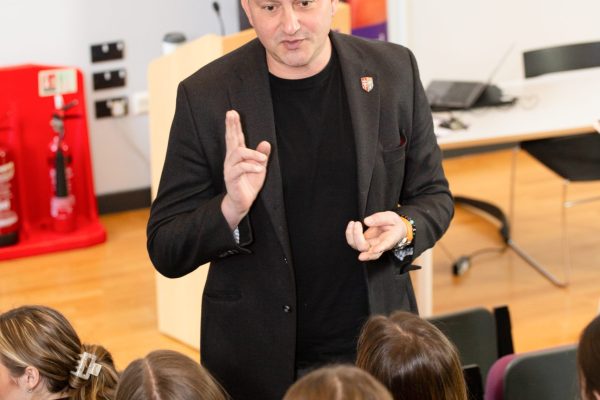 finance workshop for students trading workshop for young people investment masterclass for teens student networking finance event online finance lecture for students live trading session for beginners professional finance learning environment practical learning event for schools